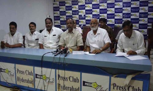 Gujaratis and Rajasthanis back TRS Gujaratis and Rajasthanis back TRS