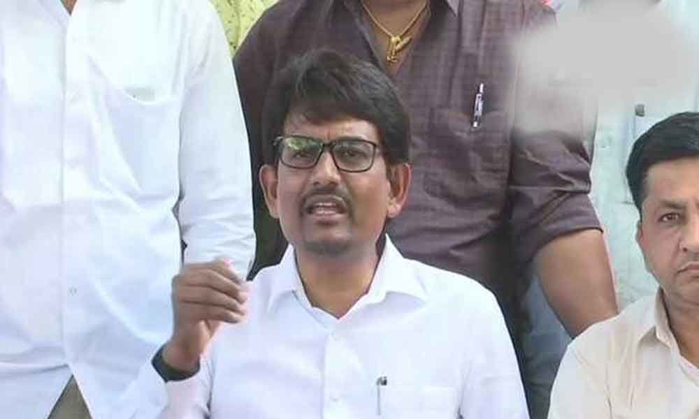 Thakor Sena asks Alpesh to resign from Congress in 24 hours