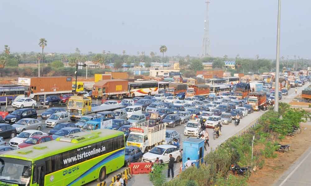 Motorists irked as vehicles get stranded for hours at toll plazas