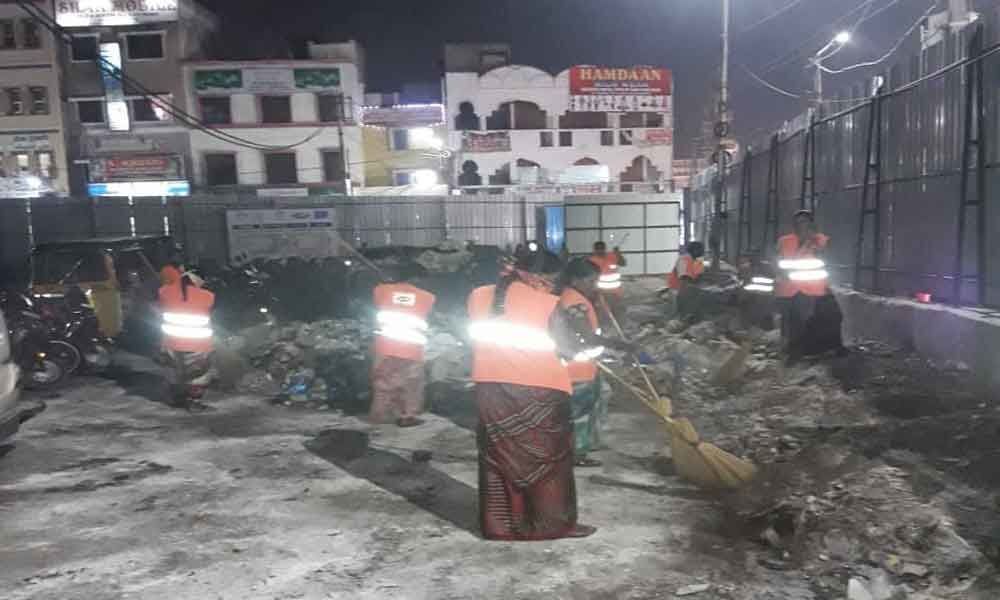 Charminar parking lot cleared of garbage