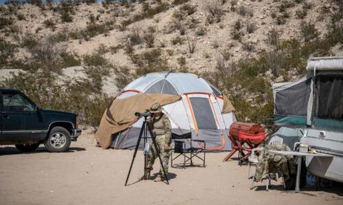 On US-Mexico border, militia vow to patrol until wall is up