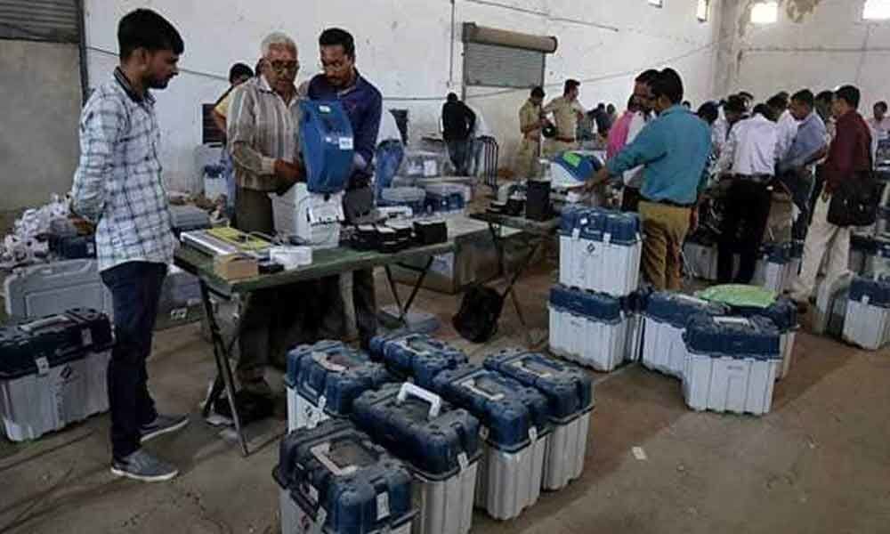 Glitches In Voting Machines In 50 Places In Andhra: Chief Poll Officer