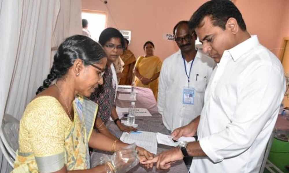 Telangana: KCR, KTR cast their vote for Lok Sabha elections
