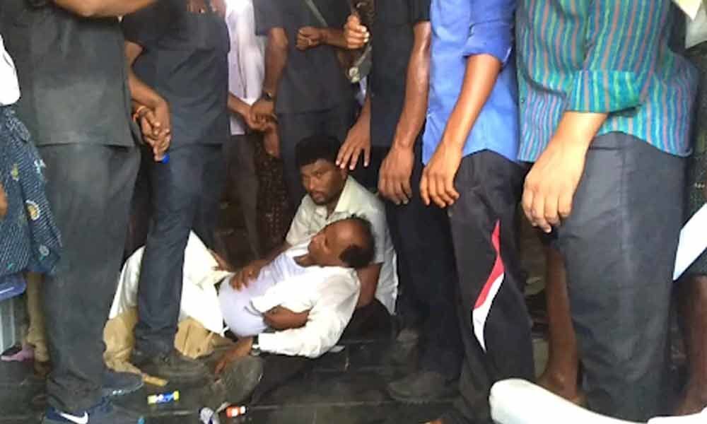 YSRCP activists attack Speaker Kodela Sivaprasad in Sattenapally