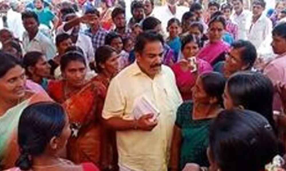 TDP, YSRCP clashes mar polling in Prakasam dist