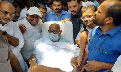 Former Minister came in Ambulance to cast his vote at Abids