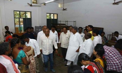 Rivals come face-to-face, depart without wishing