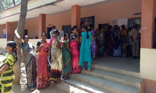 EVM technical glitch delays poll process