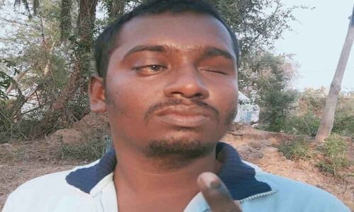 Visually-challenged casts his vote