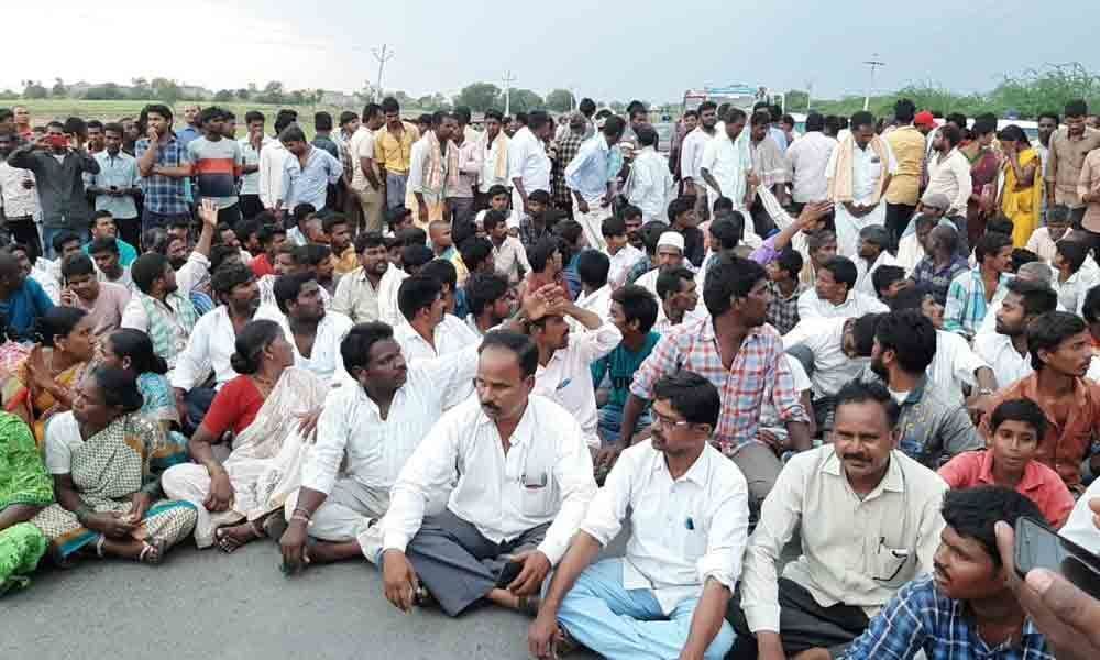 5 lakh ex gratia to kin of 10 deceased MGNREGA workers