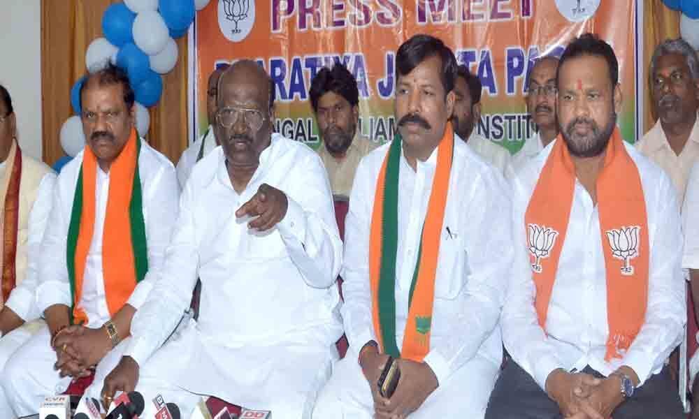 TRS resorted to unethical practices, alleges BJP