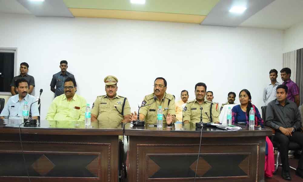 DIG, SP laud cops for smooth conduct of polling