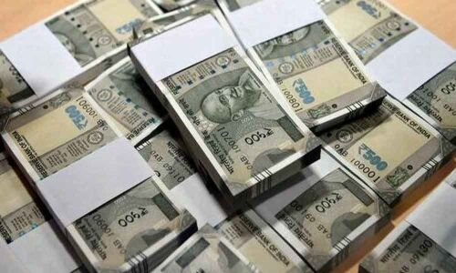 Man arrested in Kolkata with Rs 10 lakh cash