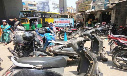 Commuters avoiding Metro Rail parking