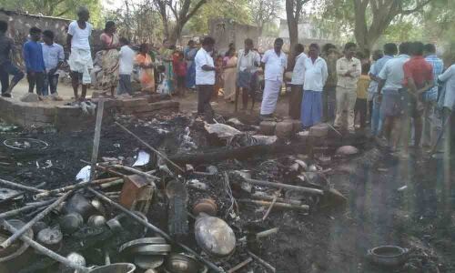 2 houses gutted in fire - Mahabubabad