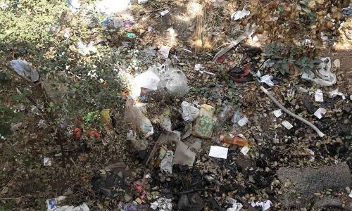 Open plot turns into dump yard