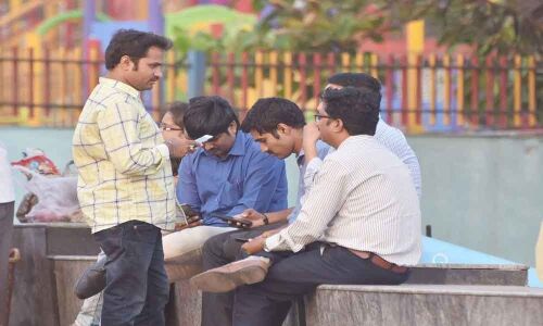 From campaigning, scene now shifts to betting