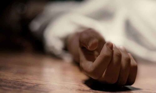 One die, 8 hurt in car-auto collision