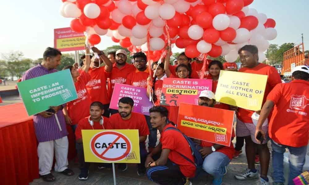 Hundreds run for a caste-free India