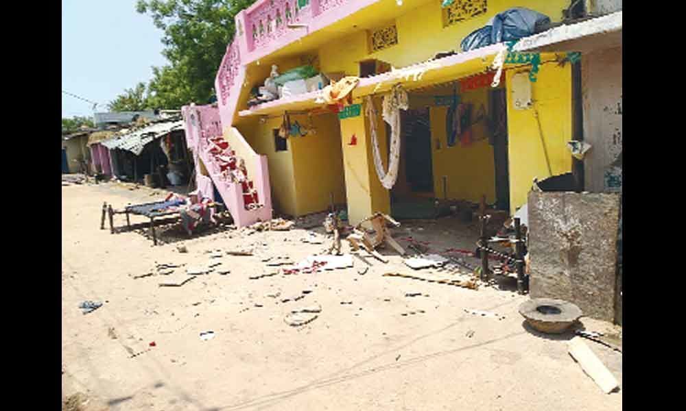 40 houses ransacked, 2 hurt as TRS, Congress workers clash in Nalgonda