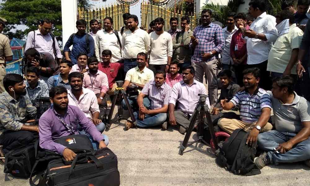 Journalists stage sit-in at Telangana Bhavan