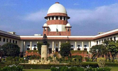Muslim couple files plea in SC to allow women to offer namaz inside mosques