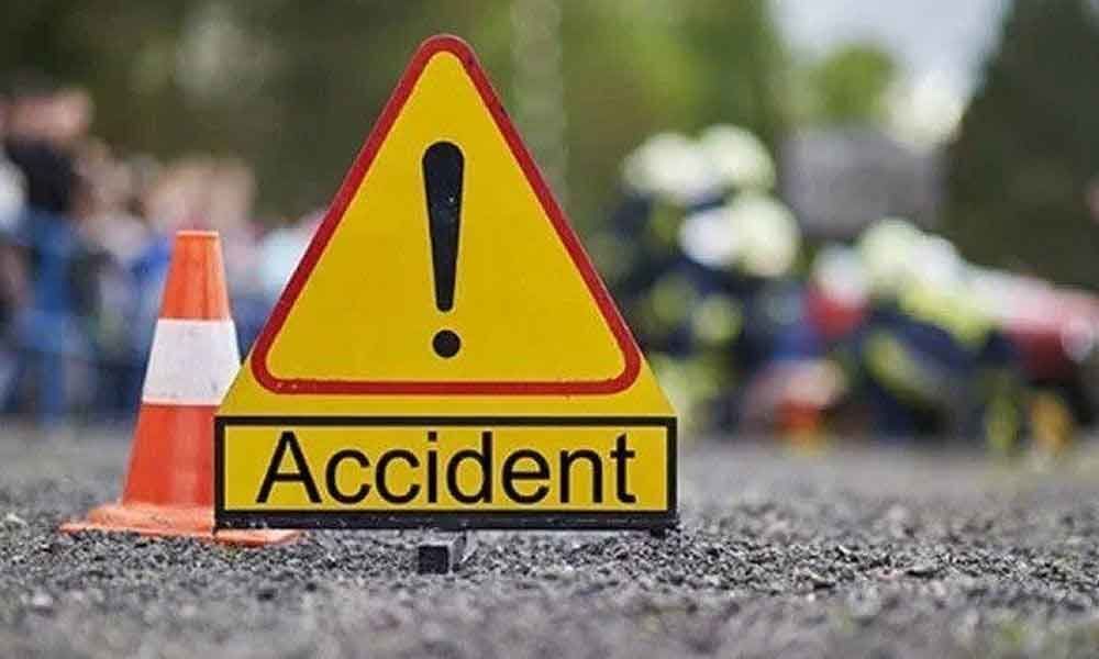 Maharashtra: 3 dead, 4 injured in road mishap near Nashik