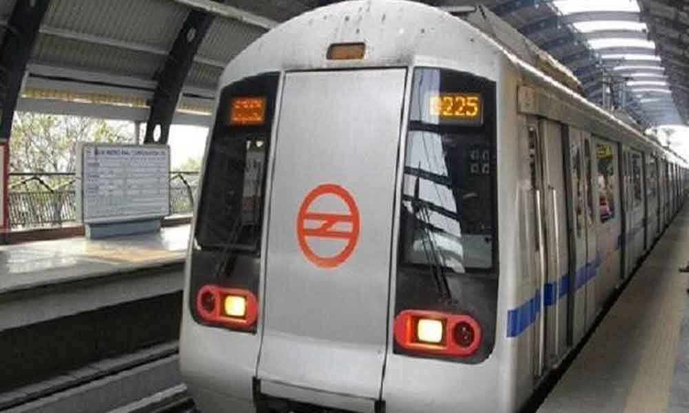 With saree stuck in metro train door, Delhi woman gets dragged on platform