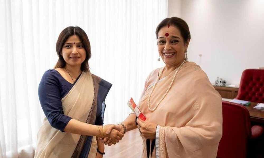 Shatrughan Sinhas wife Poonam Sinha joins SP, files nomination from Lucknow