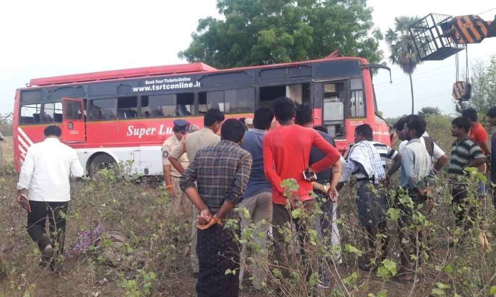 Two dead, 8 injured in bus accident