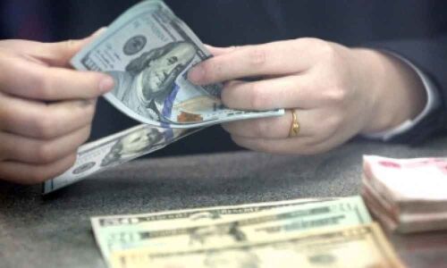 US dollar falls amid rising British pound