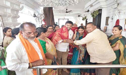 Corporator Santhi visits Renuka Yellamma temple