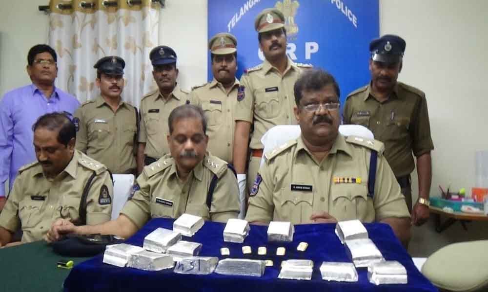 45 lakh worth gold, silver bars seized at Secbad railway station
