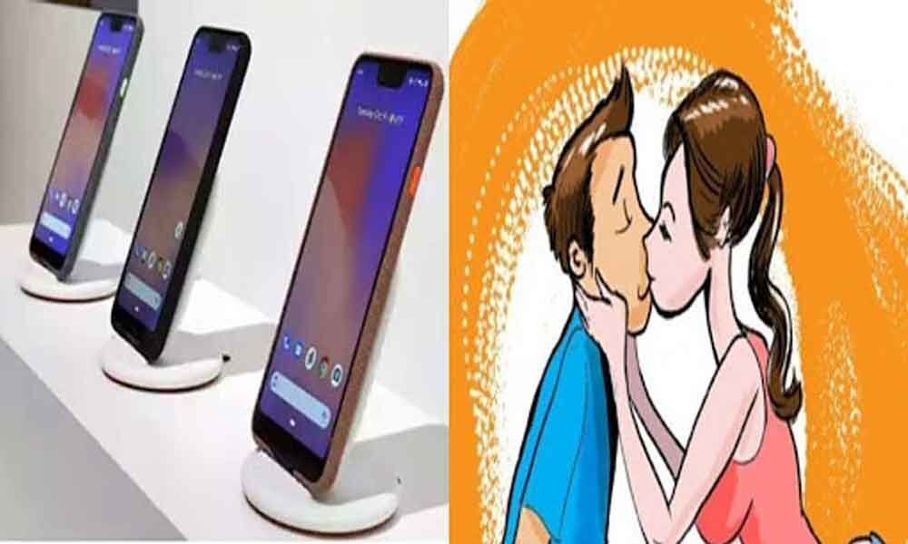 This Pixel camera phone can capture your kissing selfie