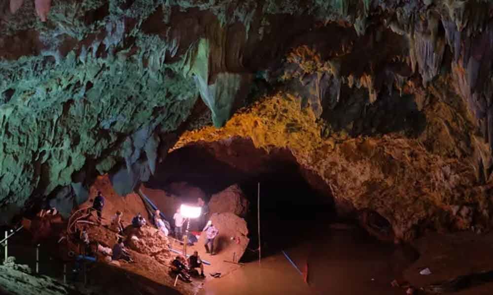 British diver who helped rescue Thai cave boys gets trapped in cave