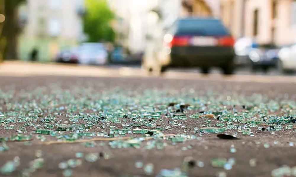 One killed, 4 hurt in road mishap