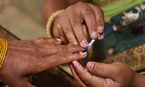 Bridegroom votes in Maharashtra