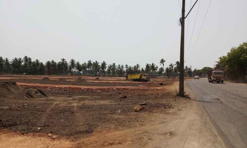 Realtors encroach `5cr government land
