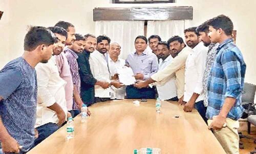 ABVP objects to outside vehicles entering OU