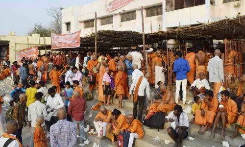 Devotees throng Kondagattu temple