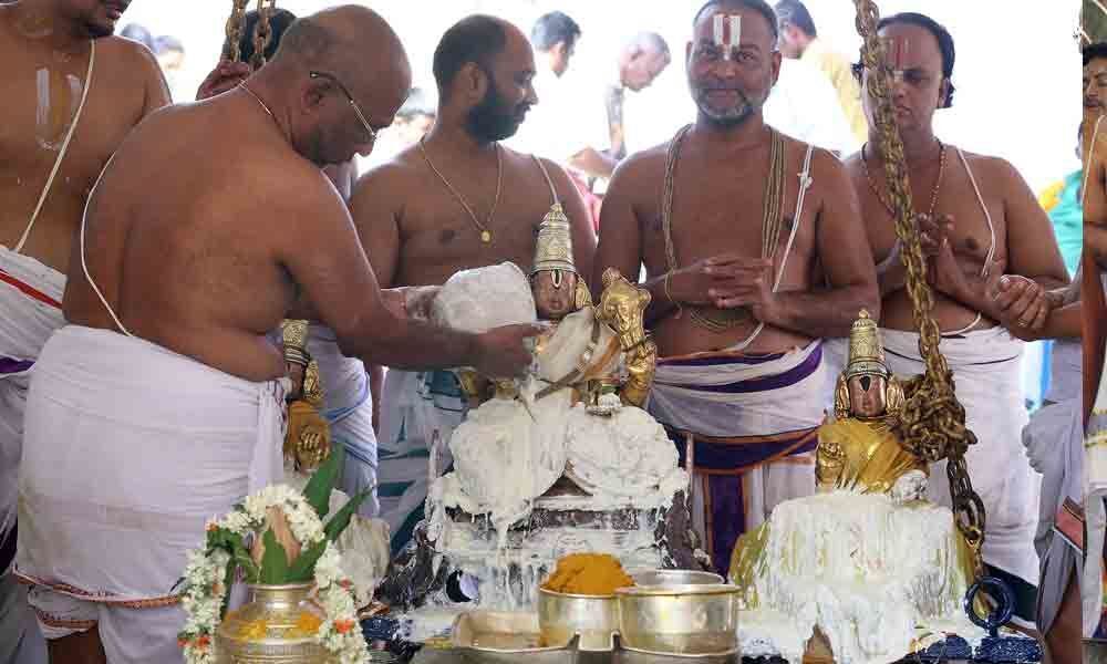 Gaiety marks Ponnakalva Utsavam - Tirupati