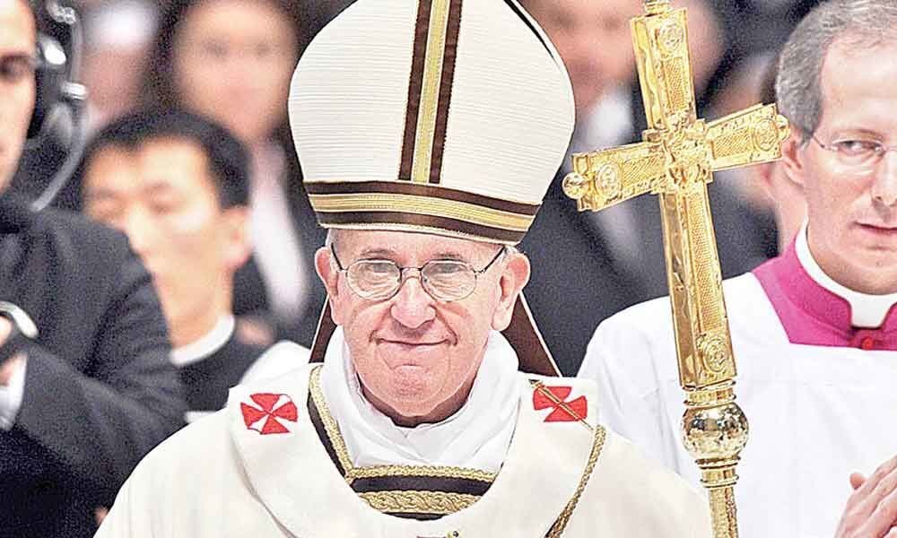Pope decries all crosses of suffering on Good Friday