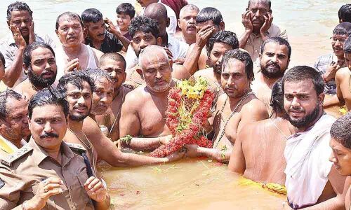 Chakrasnanam marks conclusion of Brahmotsavams