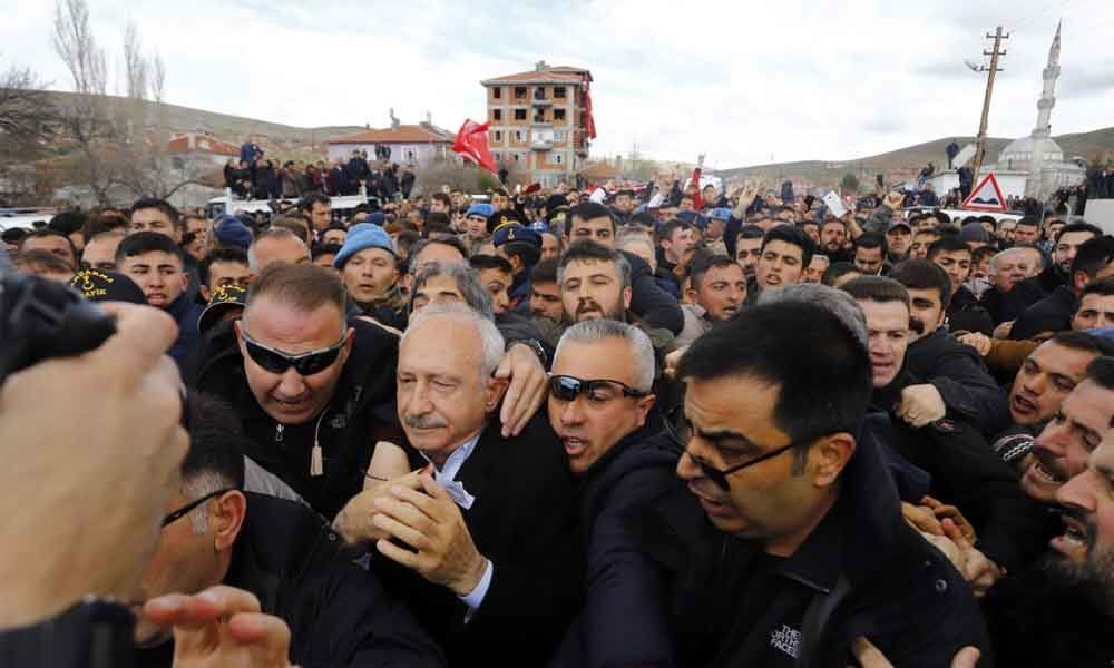Turkey police arrest ruling party member, five others after attack on Oppn chief