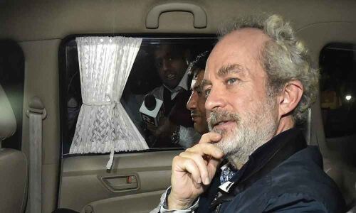 Delhi HC seeks CBI, Michels lawyer response on plea challenging phone call limit Delhi HC seeks CBI, Michels lawyer response on plea challenging phone call limit