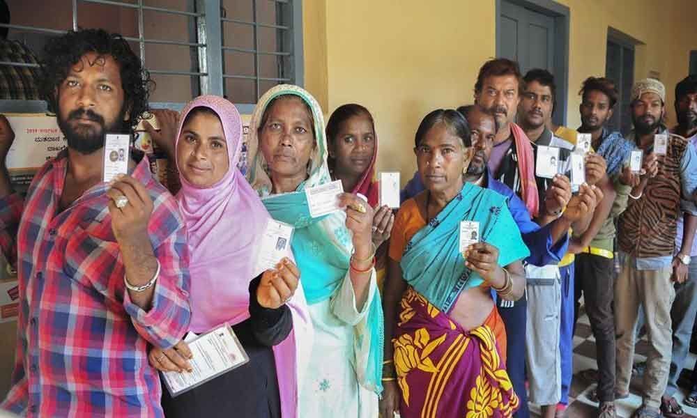 Peaceful voting underway in Maharashtras 14 Lok Sabha seats