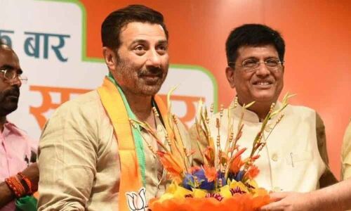 Popular Bollywood actor joins politics