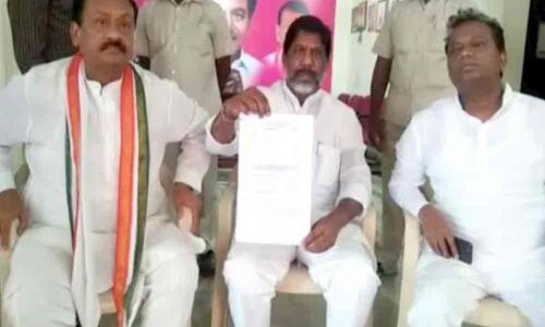 KCR is a political terrorist: Congress