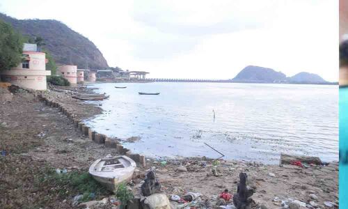 Water level falls at Prakasam barrage to below 6 ft