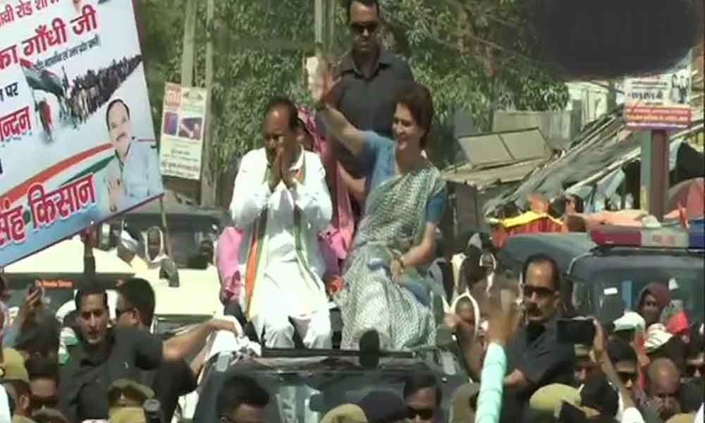 Priyanka Gandhi Vadra holds roadshow in Mahoba